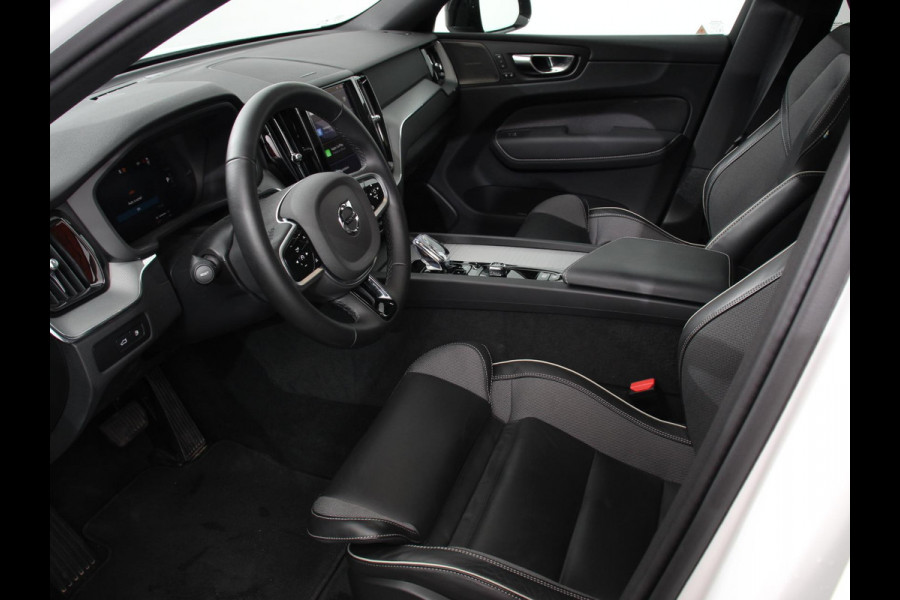 Volvo XC60 2.0 T6 Plug-in hybrid AWD Automaat Plus Dark Adaptieve cruise control Leder Navigatie Google Harman Kardon Panorama dak Lichtmetalen Velgen Dab Stoelverwarming Camera 360 Led Climate control Apple Carplay/ Android Auto