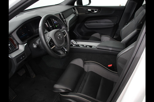 Volvo XC60 2.0 T6 Plug-in hybrid AWD Automaat Plus Dark Adaptieve cruise control Leder Navigatie Google Harman Kardon Panorama dak Lichtmetalen Velgen Dab Stoelverwarming Camera 360 Led Climate control Apple Carplay/ Android Auto
