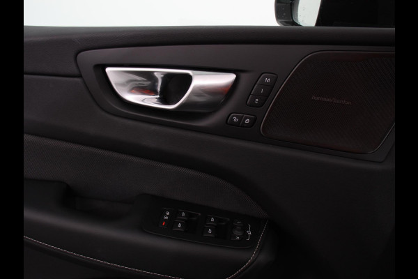 Volvo XC60 2.0 T6 Plug-in hybrid AWD Automaat Plus Dark Adaptieve cruise control Leder Navigatie Google Harman Kardon Panorama dak Lichtmetalen Velgen Dab Stoelverwarming Camera 360 Led Climate control Apple Carplay/ Android Auto