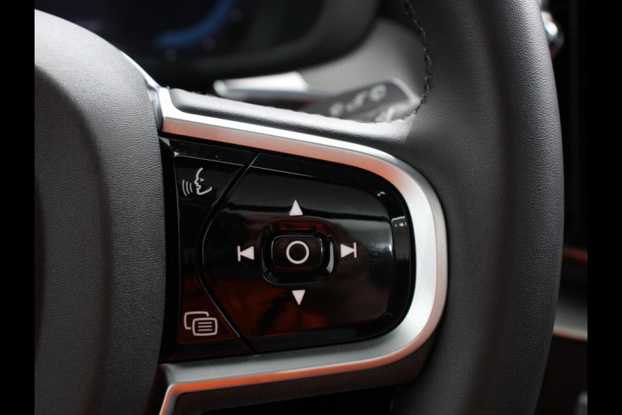 Volvo XC60 2.0 T6 Plug-in hybrid AWD Automaat Plus Dark Adaptieve cruise control Leder Navigatie Google Harman Kardon Panorama dak Lichtmetalen Velgen Dab Stoelverwarming Camera 360 Led Climate control Apple Carplay/ Android Auto