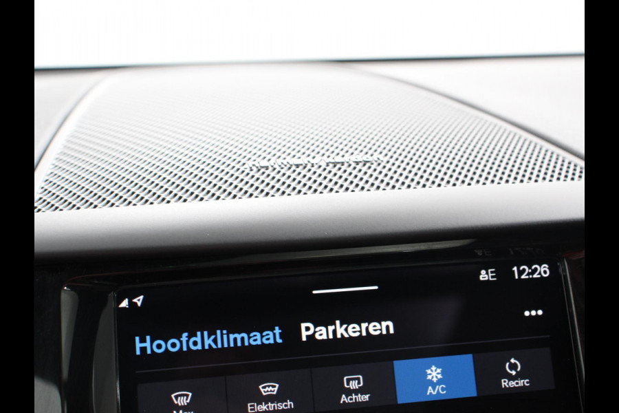 Volvo XC60 2.0 T6 Plug-in hybrid AWD Automaat Plus Dark Adaptieve cruise control Leder Navigatie Google Harman Kardon Panorama dak Lichtmetalen Velgen Dab Stoelverwarming Camera 360 Led Climate control Apple Carplay/ Android Auto