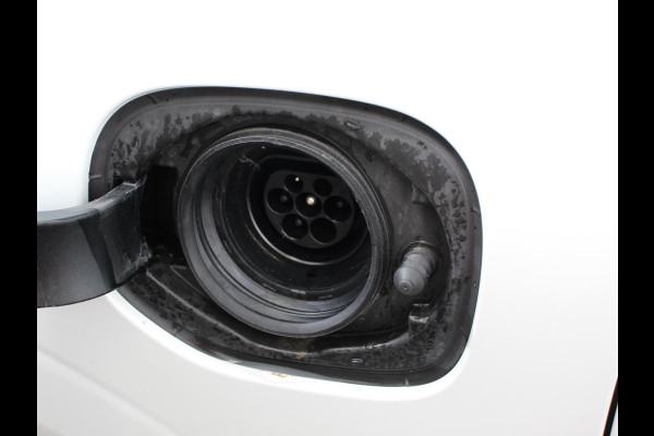 Volvo XC60 2.0 T6 Plug-in hybrid AWD Automaat Plus Dark Adaptieve cruise control Leder Navigatie Google Harman Kardon Panorama dak Lichtmetalen Velgen Dab Stoelverwarming Camera 360 Led Climate control Apple Carplay/ Android Auto
