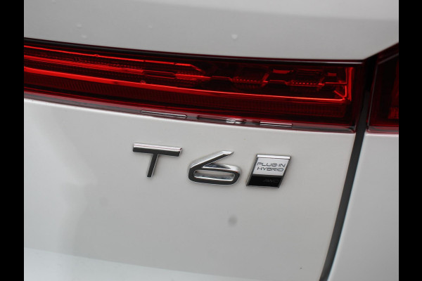 Volvo XC60 2.0 T6 Plug-in hybrid AWD Automaat Plus Dark Adaptieve cruise control Leder Navigatie Google Harman Kardon Panorama dak Lichtmetalen Velgen Dab Stoelverwarming Camera 360 Led Climate control Apple Carplay/ Android Auto