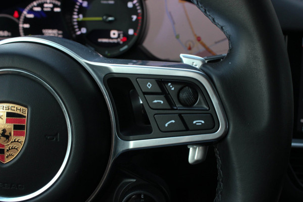 Porsche Cayenne 3.0 E-Hybrid FULL BLACK / PANO-DAK / SPORT CHRONO / LUCHTVERING / TREKHAAK / NAVIGATIE/ONDERHOUDSHISTORY / CARPLAY