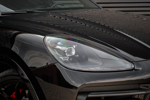Porsche Cayenne 3.0 E-Hybrid FULL BLACK / PANO-DAK / SPORT CHRONO / LUCHTVERING / TREKHAAK / NAVIGATIE/ONDERHOUDSHISTORY / CARPLAY