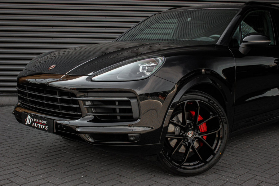 Porsche Cayenne 3.0 E-Hybrid FULL BLACK / PANO-DAK / SPORT CHRONO / LUCHTVERING / TREKHAAK / NAVIGATIE/ONDERHOUDSHISTORY / CARPLAY