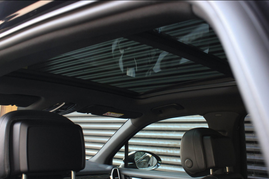 Porsche Cayenne 3.0 E-Hybrid FULL BLACK / PANO-DAK / SPORT CHRONO / LUCHTVERING / TREKHAAK / NAVIGATIE/ONDERHOUDSHISTORY / CARPLAY