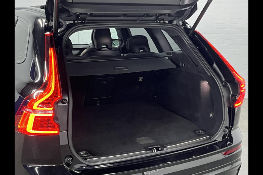 Volvo XC60 2.0 T6 Plug-in hybrid AWD Plus Dark Trekhaak | Open dak | Adaptive cruise control | Stoel-/stuur verwarming | 22"wielen | Carplay | Google
