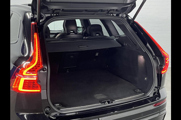 Volvo XC60 2.0 T6 Plug-in hybrid AWD Plus Dark Trekhaak | Open dak | Adaptive cruise control | Stoel-/stuur verwarming | 22"wielen | Carplay | Google