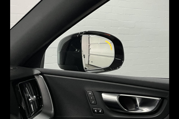 Volvo XC60 2.0 T6 Plug-in hybrid AWD Plus Dark Trekhaak | Open dak | Adaptive cruise control | Stoel-/stuur verwarming | 22"wielen | Carplay | Google