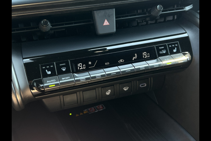 Toyota C-HR 2.0 Plug-in Hybrid 220 First Edition | ACC | Premium LED | Camera | Dodehoek