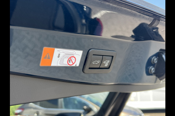Toyota C-HR 2.0 Plug-in Hybrid 220 First Edition | ACC | Premium LED | Camera | Dodehoek