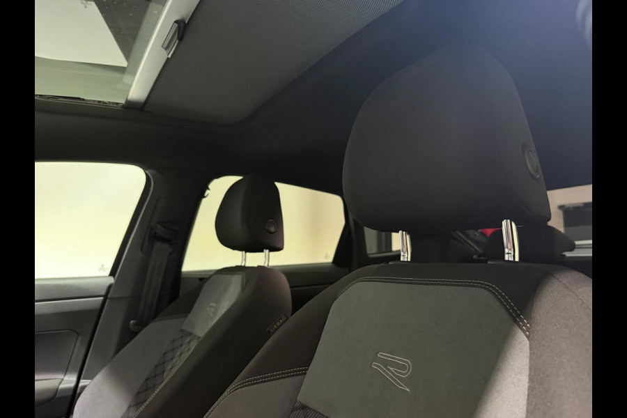 Volkswagen Taigo 1.0 TSI R-Line Pano KeylessGo Trekhaak Camera IQ Light