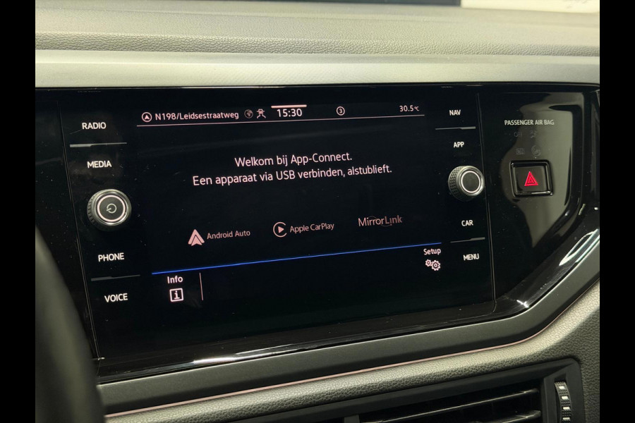 Volkswagen Taigo 1.0 TSI R-Line Pano KeylessGo Trekhaak Camera IQ Light