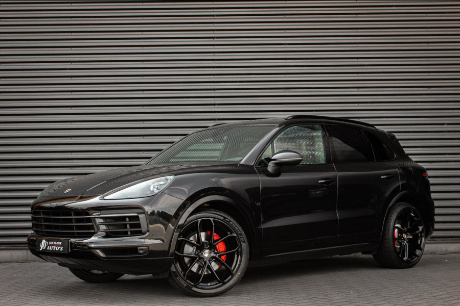 Porsche Cayenne 3.0 E-Hybrid FULL BLACK / PANO-DAK / SPORT CHRONO / LUCHTVERING / TREKHAAK / NAVIGATIE/ONDERHOUDSHISTORY / CARPLAY