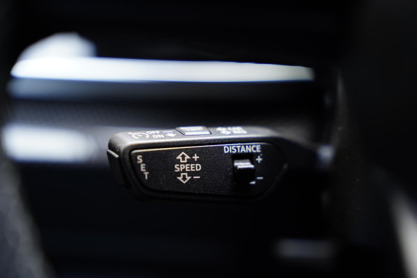 Audi SQ8 4.0 TFSI Quattro / BTW / Elek. Trekhaak / Carbon / B&O