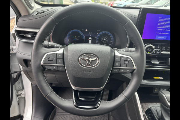 Toyota highlander 2.5 AWD Hybrid Premium 247 PK | 7 Persoons | Panoramadak | 360 graden camera | JBL audio | Head up Display | Stoelverwarming | Achterbank verwarmd | 2 Sets wielen