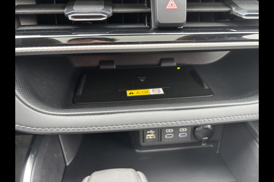 Toyota highlander 2.5 AWD Hybrid Premium 247 PK | 7 Persoons | Panoramadak | 360 graden camera | JBL audio | Head up Display | Stoelverwarming | Achterbank verwarmd | 2 Sets wielen