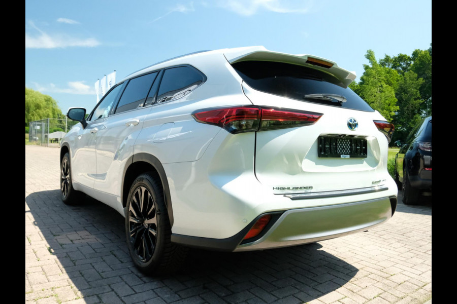 Toyota highlander 2.5 AWD Hybrid Premium 247 PK | 7 Persoons | Panoramadak | 360 graden camera | JBL audio | Head up Display | Stoelverwarming | Achterbank verwarmd | 2 Sets wielen