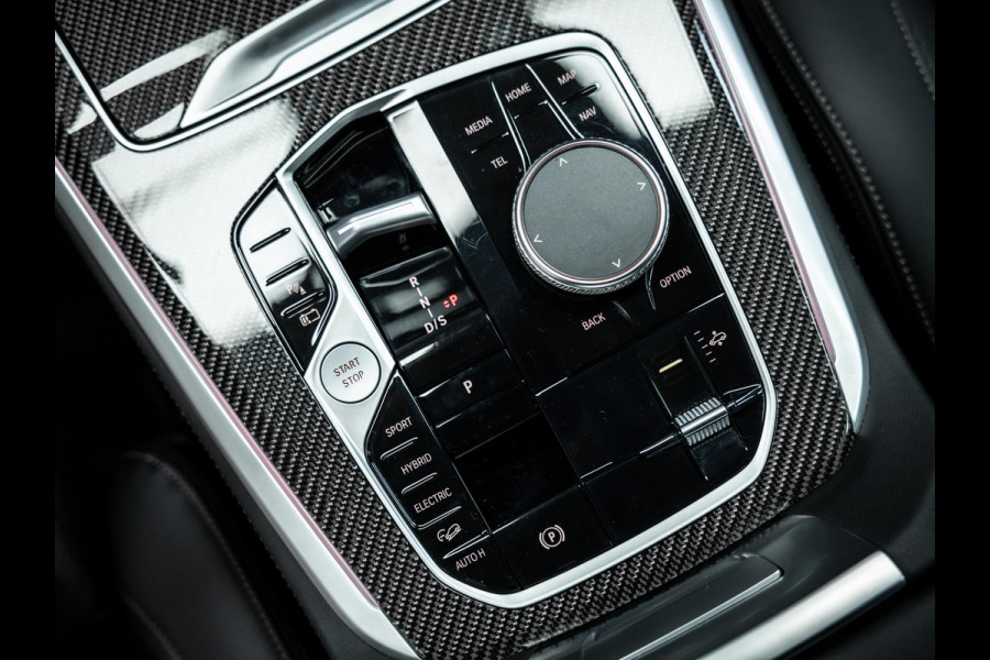 BMW X5 xDrive50e | M Sport Pro Pakket | Panoramadak | Harman Kardon | Driving Assistant Professional | Uitklapbare trekhaak |