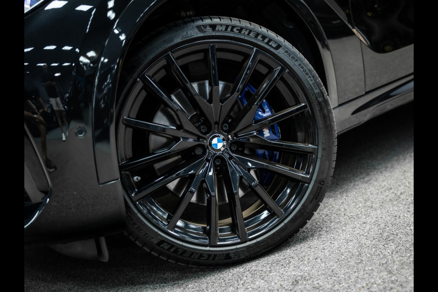 BMW X6 M50i High Executive | Sky Lounge panoramadak | Bowers & Wilkins | Massage- en ventilatiestoelen | BMW Night Vision |