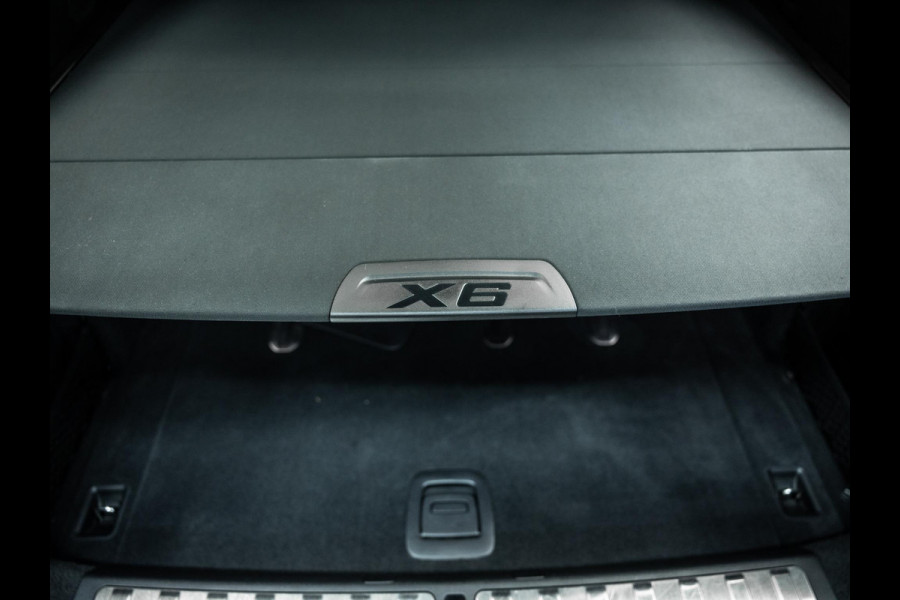BMW X6 M50i High Executive | Sky Lounge panoramadak | Bowers & Wilkins | Massage- en ventilatiestoelen | BMW Night Vision |