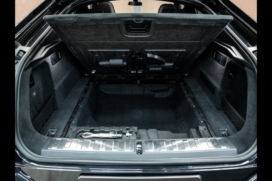 BMW X6 M50i High Executive | Sky Lounge panoramadak | Bowers & Wilkins | Massage- en ventilatiestoelen | BMW Night Vision |