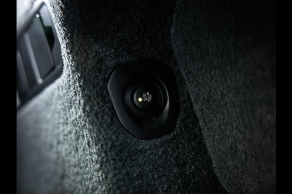 BMW X6 M50i High Executive | Sky Lounge panoramadak | Bowers & Wilkins | Massage- en ventilatiestoelen | BMW Night Vision |
