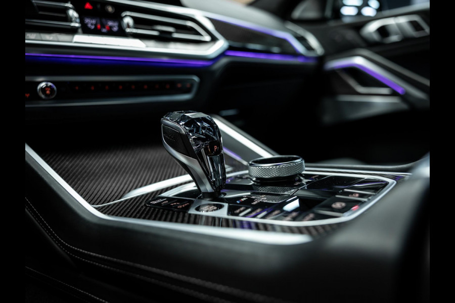 BMW X6 M50i High Executive | Sky Lounge panoramadak | Bowers & Wilkins | Massage- en ventilatiestoelen | BMW Night Vision |