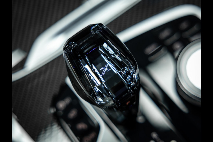 BMW X6 M50i High Executive | Sky Lounge panoramadak | Bowers & Wilkins | Massage- en ventilatiestoelen | BMW Night Vision |