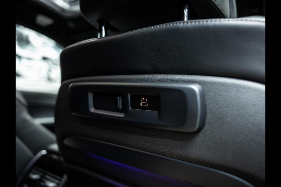 BMW X6 M50i High Executive | Sky Lounge panoramadak | Bowers & Wilkins | Massage- en ventilatiestoelen | BMW Night Vision |