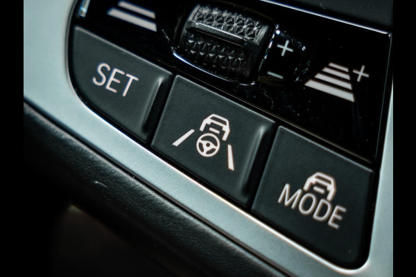 BMW X6 M50i High Executive | Sky Lounge panoramadak | Bowers & Wilkins | Massage- en ventilatiestoelen | BMW Night Vision |