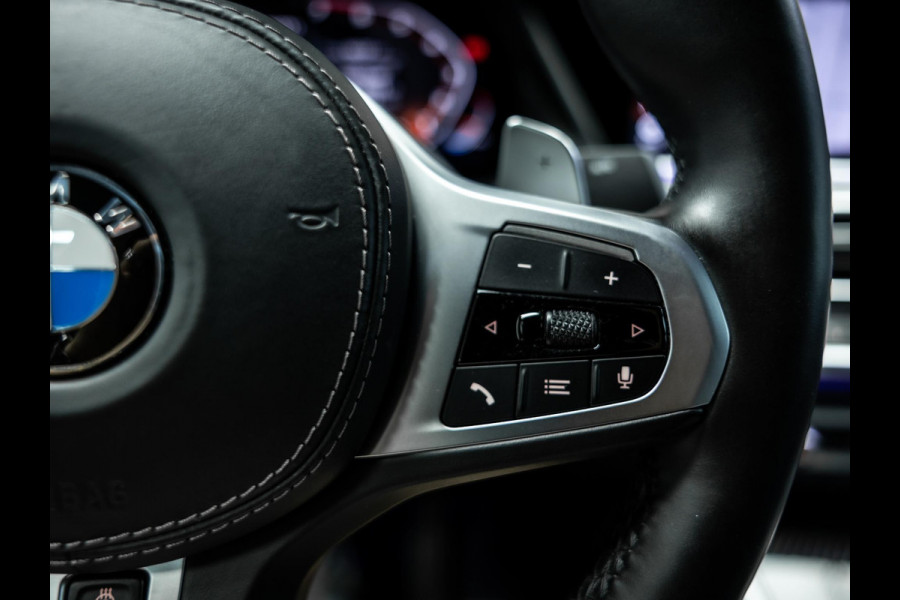 BMW X6 M50i High Executive | Sky Lounge panoramadak | Bowers & Wilkins | Massage- en ventilatiestoelen | BMW Night Vision |