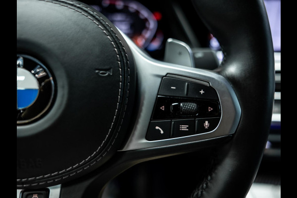 BMW X6 M50i High Executive | Sky Lounge panoramadak | Bowers & Wilkins | Massage- en ventilatiestoelen | BMW Night Vision |