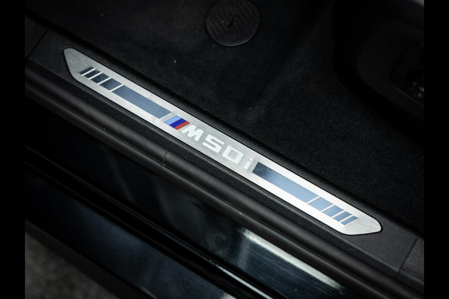 BMW X6 M50i High Executive | Sky Lounge panoramadak | Bowers & Wilkins | Massage- en ventilatiestoelen | BMW Night Vision |