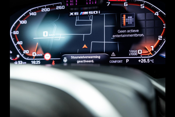 BMW X6 M50i High Executive | Sky Lounge panoramadak | Bowers & Wilkins | Massage- en ventilatiestoelen | BMW Night Vision |