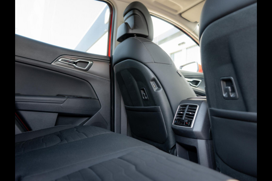 Kia Sportage 1.6 T-GDi Hybrid DynamicPlusLine | Schuifkanteldak | Stoel en stuurverwarming |