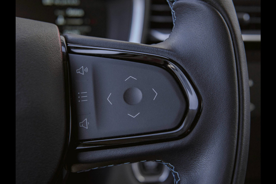 Lynk & Co 01 1.5 Black Edition Panoramadak|360° Camera|ACC|Stoelverwarming|Navi|Carplay