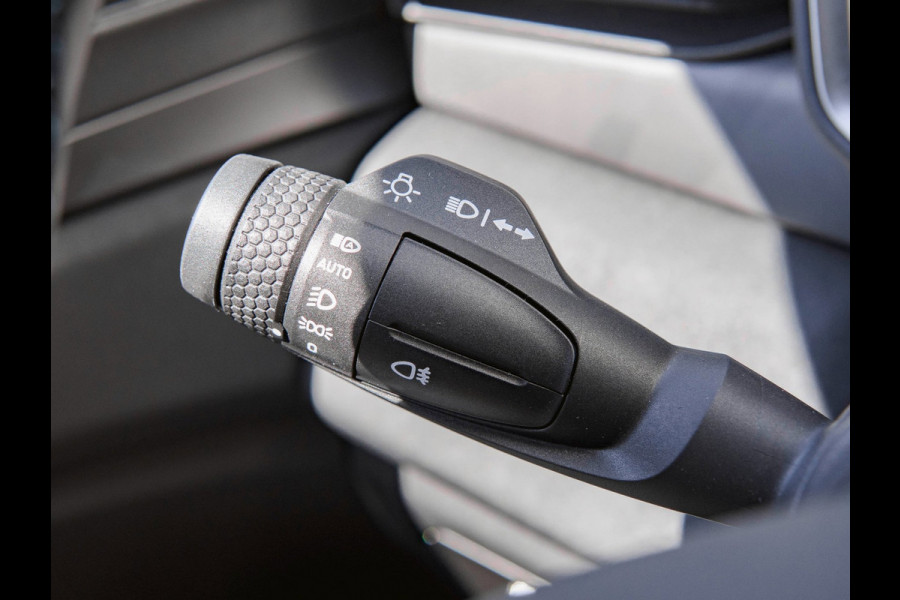 Lynk & Co 01 1.5 Black Edition Panoramadak|360° Camera|ACC|Stoelverwarming|Navi|Carplay