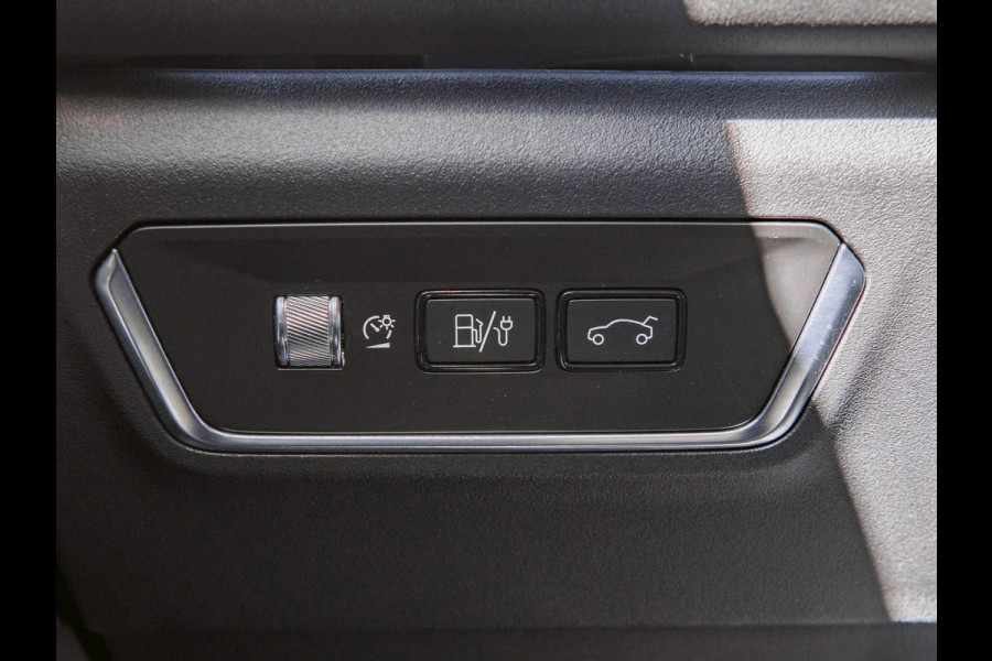 Lynk & Co 01 1.5 Black Edition Panoramadak|360° Camera|ACC|Stoelverwarming|Navi|Carplay