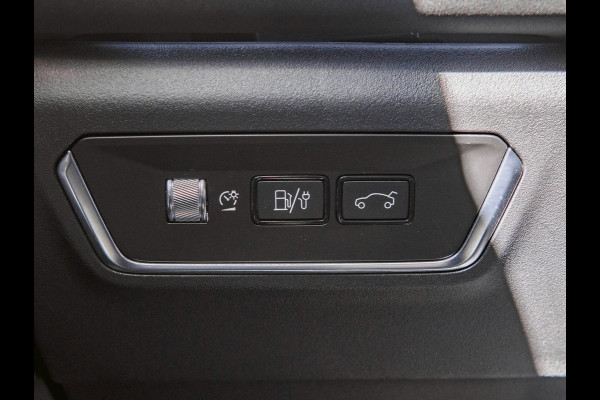 Lynk & Co 01 1.5 Black Edition Panoramadak|360° Camera|ACC|Stoelverwarming|Navi|Carplay