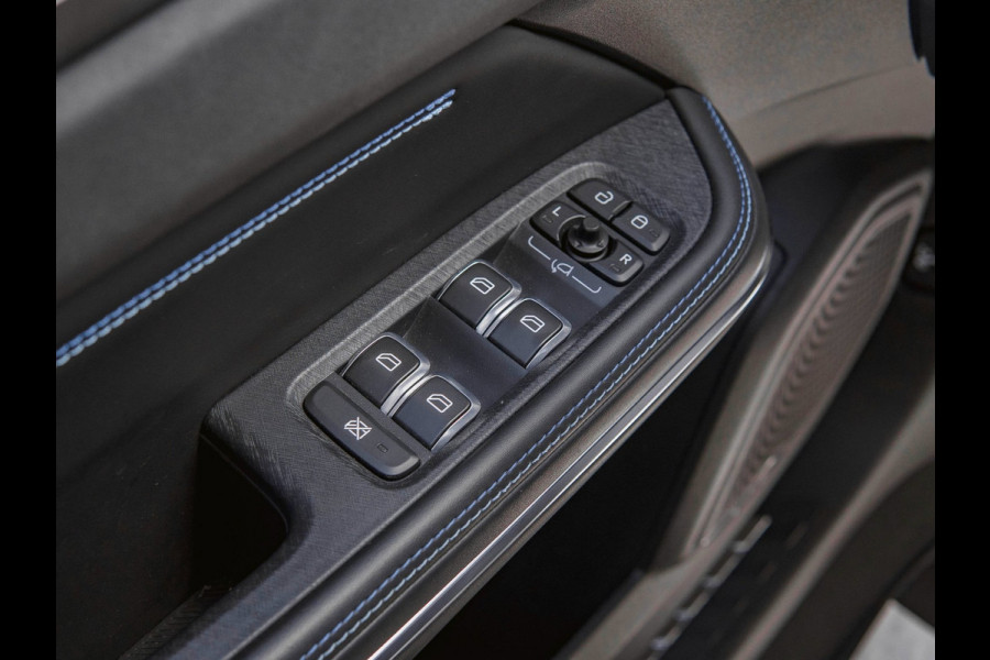 Lynk & Co 01 1.5 Black Edition Panoramadak|360° Camera|ACC|Stoelverwarming|Navi|Carplay