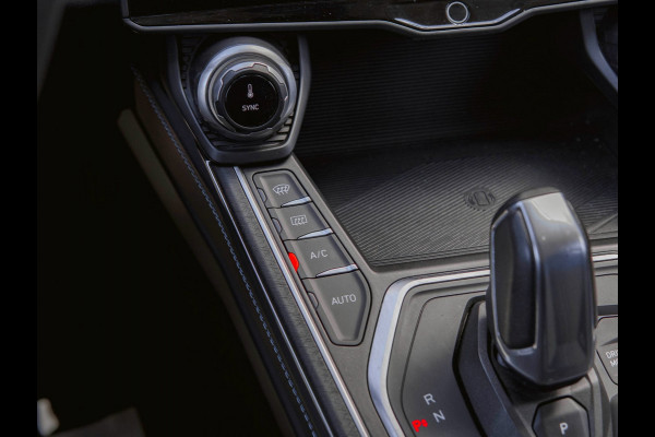 Lynk & Co 01 1.5 Black Edition Panoramadak|360° Camera|ACC|Stoelverwarming|Navi|Carplay