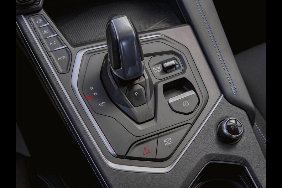 Lynk & Co 01 1.5 Black Edition Panoramadak|360° Camera|ACC|Stoelverwarming|Navi|Carplay