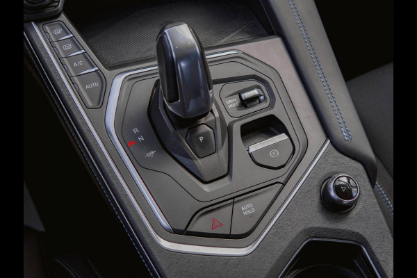 Lynk & Co 01 1.5 Black Edition Panoramadak|360° Camera|ACC|Stoelverwarming|Navi|Carplay
