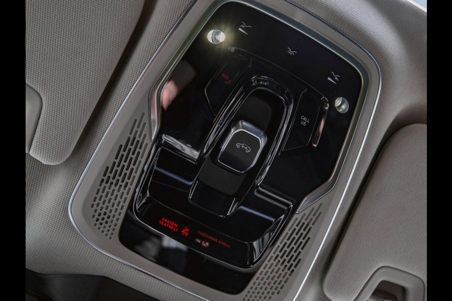 Lynk & Co 01 1.5 Black Edition Panoramadak|360° Camera|ACC|Stoelverwarming|Navi|Carplay