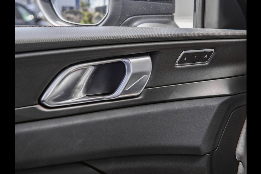 Lynk & Co 01 1.5 Black Edition Panoramadak|360° Camera|ACC|Stoelverwarming|Navi|Carplay