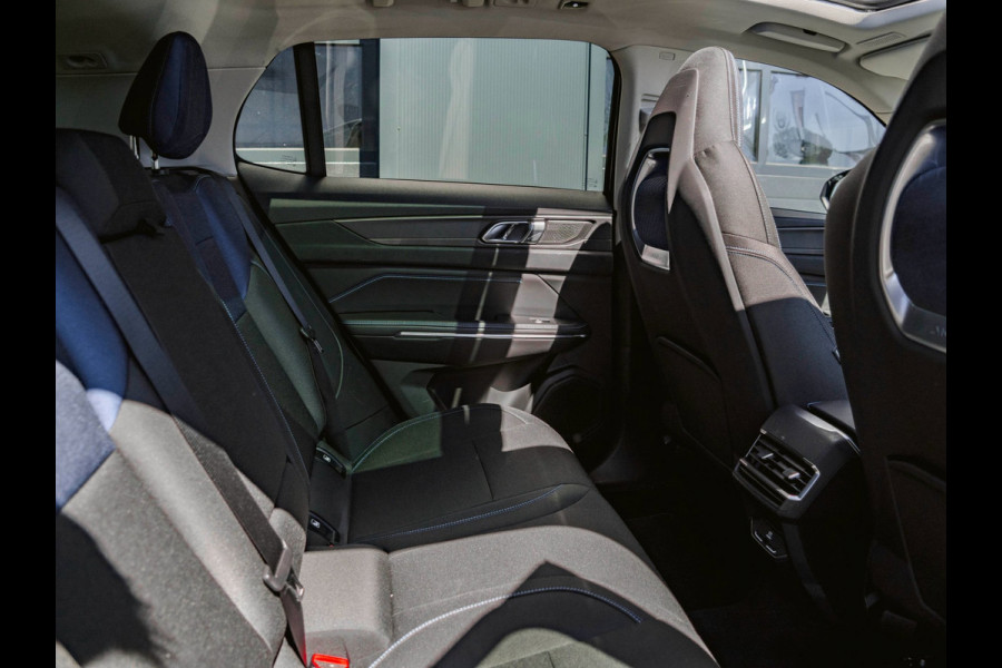 Lynk & Co 01 1.5 Black Edition Panoramadak|360° Camera|ACC|Stoelverwarming|Navi|Carplay
