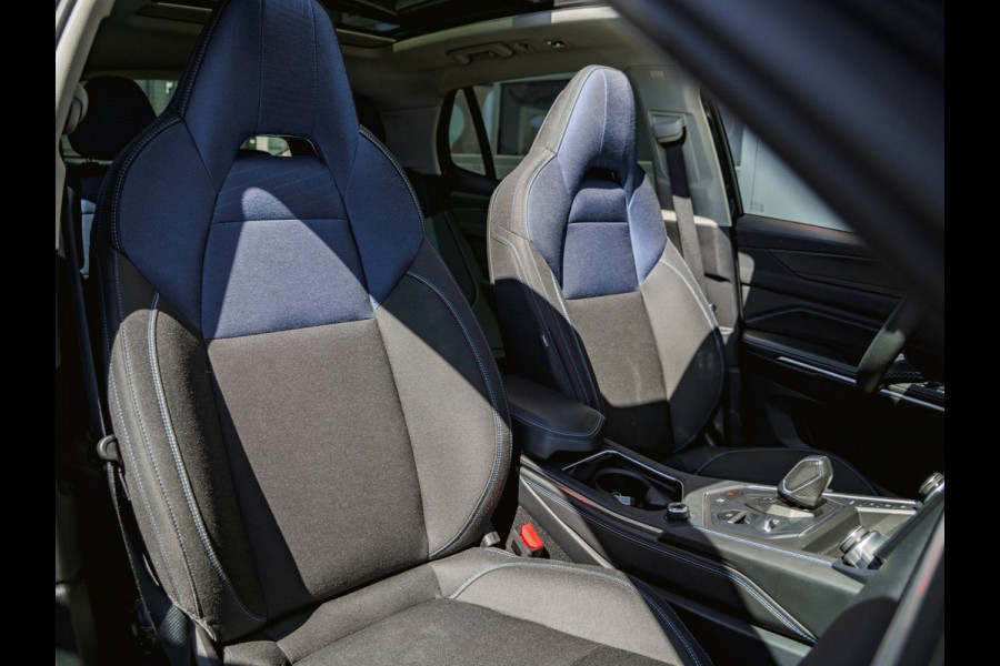 Lynk & Co 01 1.5 Black Edition Panoramadak|360° Camera|ACC|Stoelverwarming|Navi|Carplay