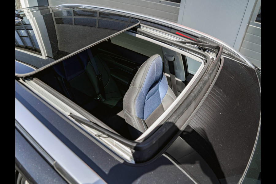 Lynk & Co 01 1.5 Black Edition Panoramadak|360° Camera|ACC|Stoelverwarming|Navi|Carplay